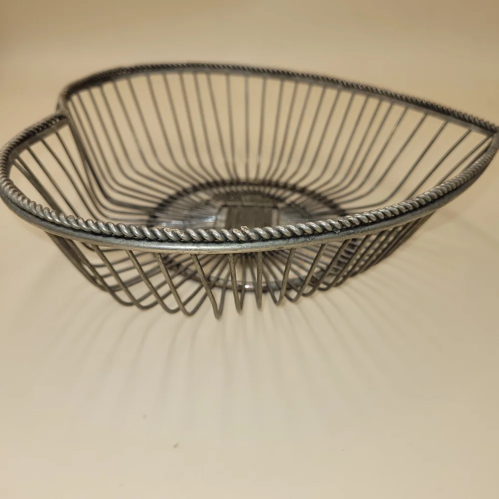 Vtg Heart Shaped Folk Art French Style Wire Basket for Eggs Fruit, Rolls Dresser